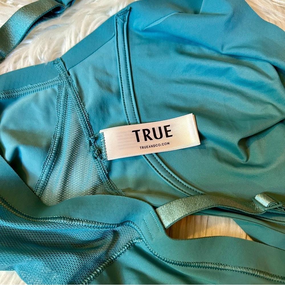 True & Co True Body Lift Triangle Bra, Hydro Mesh - Picture 11 of 12